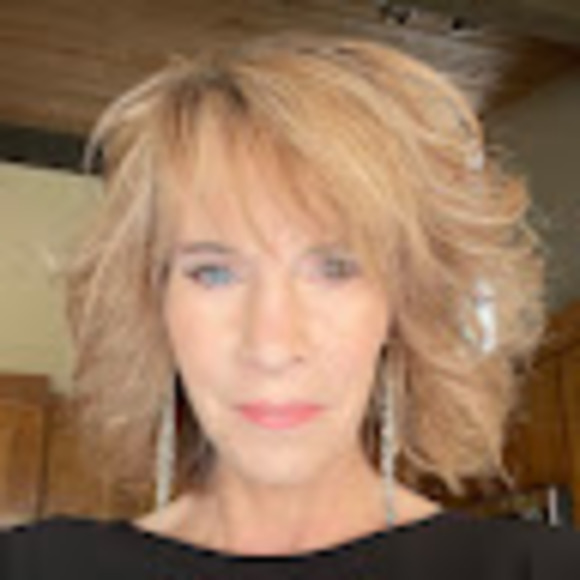 Meet your Posher, Shirley - Picture 1 of 1